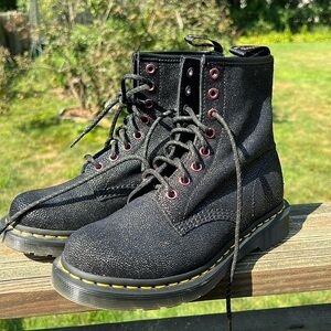 DR. MARTENS womens sz 7US 5UK 38EU Bejeweled black pebbled leather boots